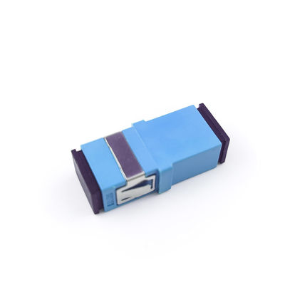 1 Port PBT Matériau sans oreille coupleur simple antipoussière SC Adaptateur à fibre optique avec UPC