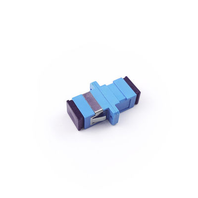 Adaptateur à fibre optique FTTH SC avec couplage simple à l'épreuve de la poussière à l'oreille UPC fabriqué par PBT