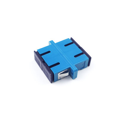 Adaptateur de fibre optique FTTH SC avec matériau PBT à double accouplement anti-poussière pour oreilles UPC