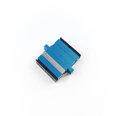 Adaptateur de fibre optique FTTH SC avec matériau PBT à double accouplement anti-poussière pour oreilles UPC