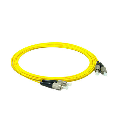 Équipement de patchcord à fibre optique FC de longueur personnalisable pour la connexion à fibre optique