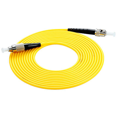Équipement de patchcord à fibre optique FC de longueur personnalisable pour la connexion à fibre optique
