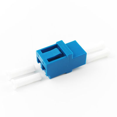 Adaptateur de fibre optique UPC à double port standard à bride sans oreille utilisé pour FTTH