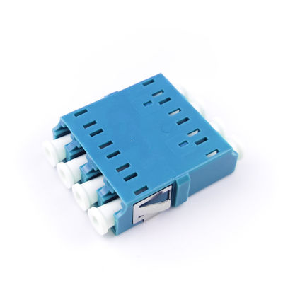 Solution FTTH économe en espace Standard Flange sans oreille Carré LC UPC Adaptateur de fibre optique