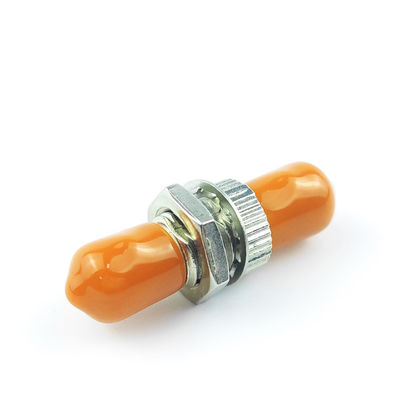 ST APC Coupler à fibre optique circulaire simple pour les matériaux en plastique en alliage de zinc FTTH