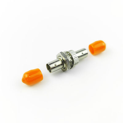 ST APC Coupler à fibre optique circulaire simple pour les matériaux en plastique en alliage de zinc FTTH