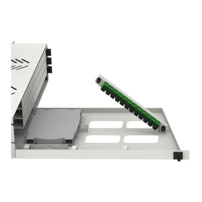 Panneau de patch en fibre optique de 19 pouces sous ODF avec connecteurs SC LC et acier laminé à froid
