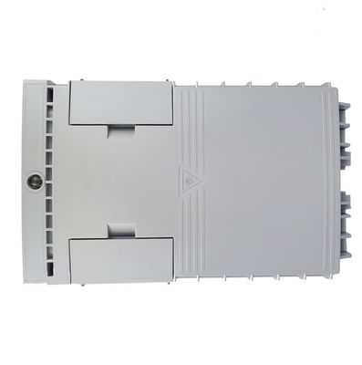 Boîte de distribution de fibres de matériau PC ABS pour accès FTTH à 16 cœurs dans le montage de poteaux muraux