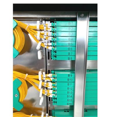 576 Cabinet de distribution de fibres optiques de capacité centrale pour réseau extérieur en fibre optique et FTTH